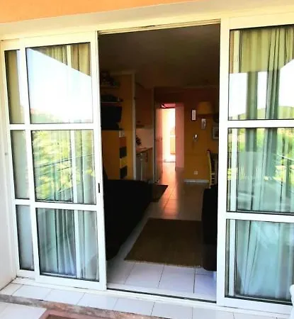 Super-cute Colourful, Cozy Flat Saint-Raphael (Var)
